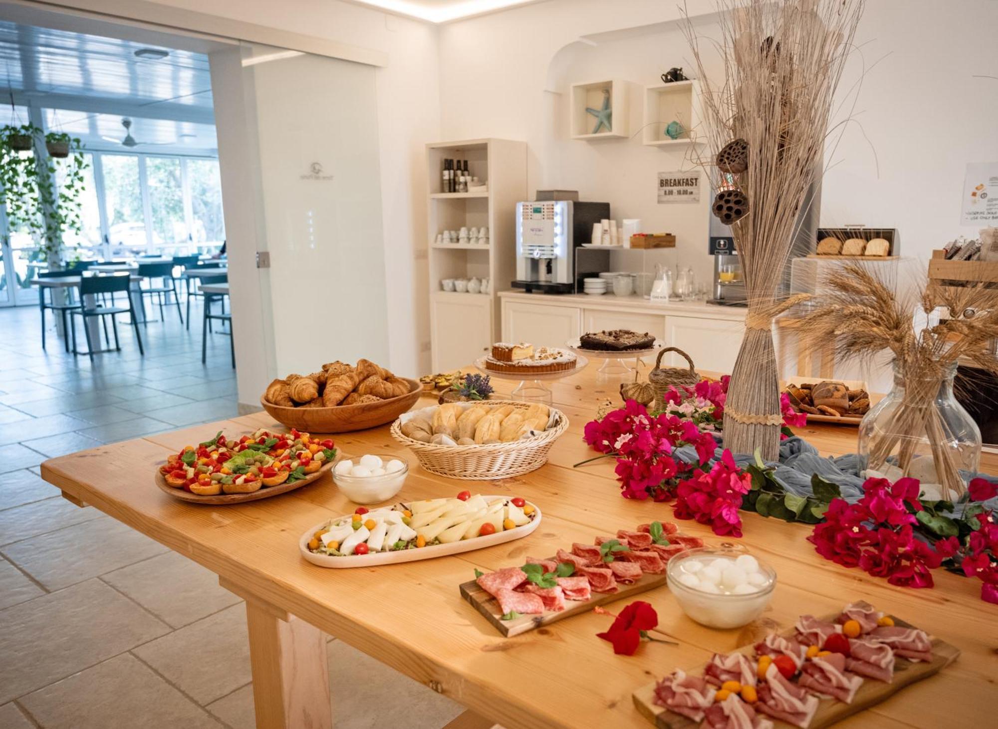 Hotel Residence Torre Del Porto Матината Екстериор снимка
