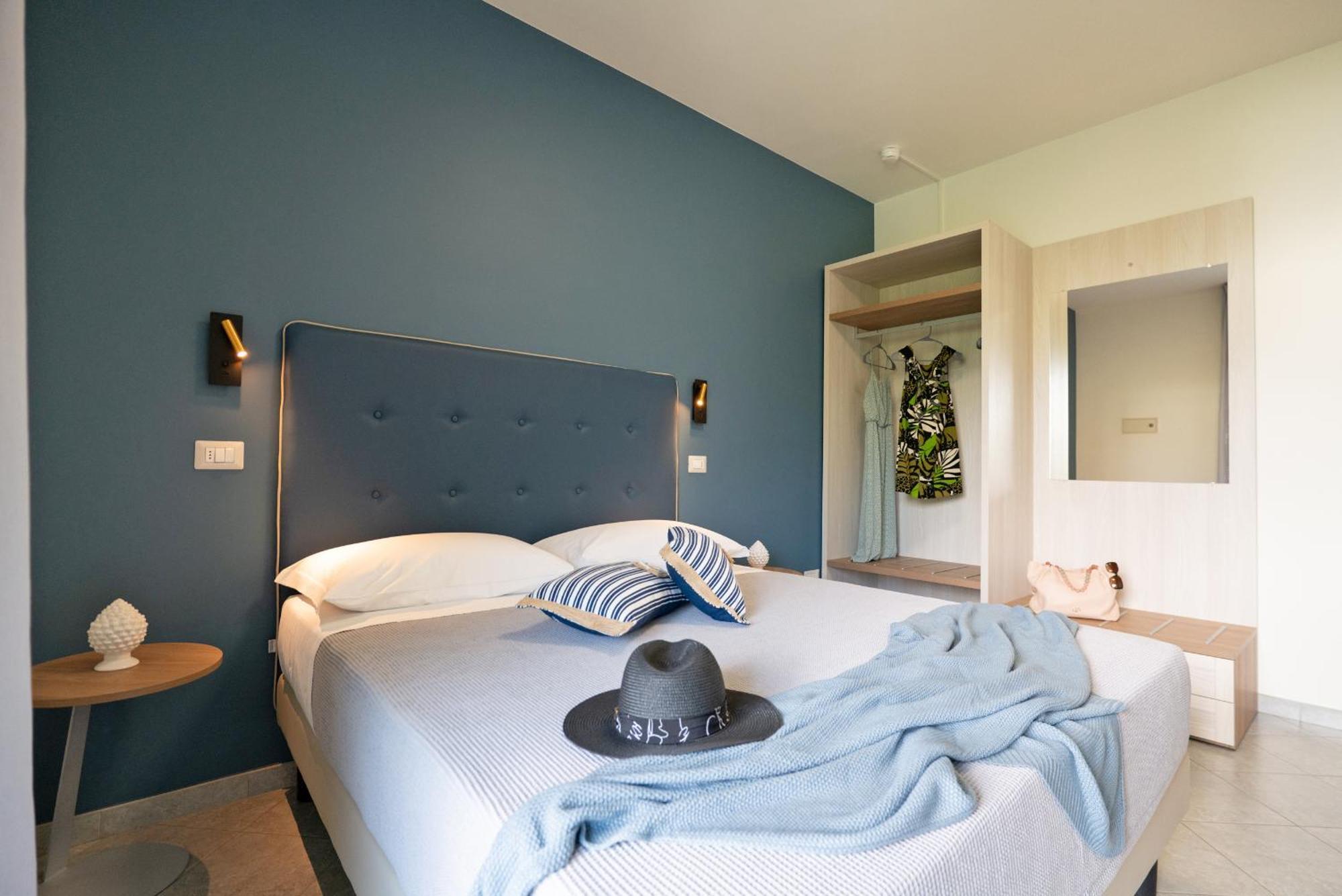 Hotel Residence Torre Del Porto Матината Стая снимка