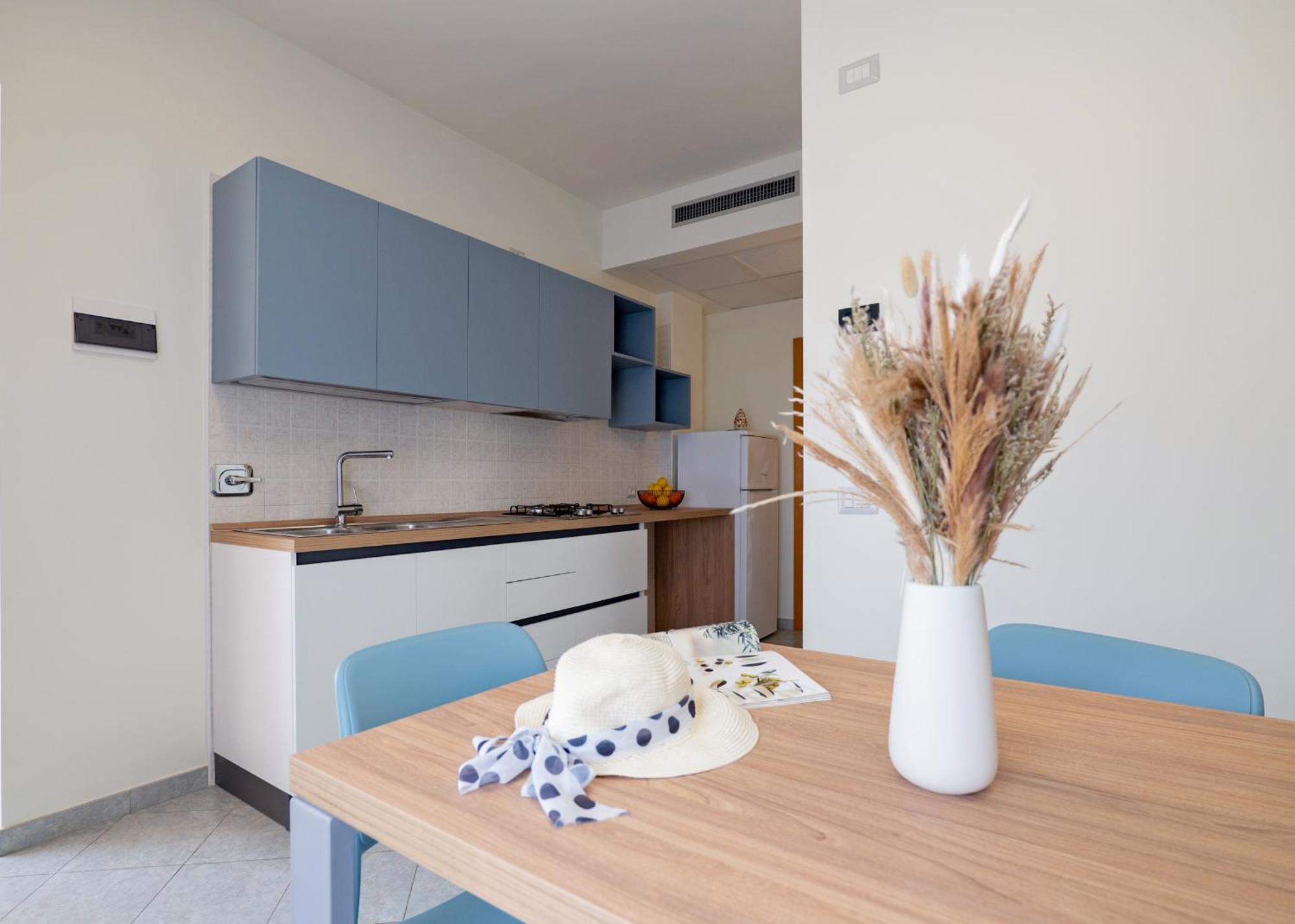 Hotel Residence Torre Del Porto Матината Стая снимка