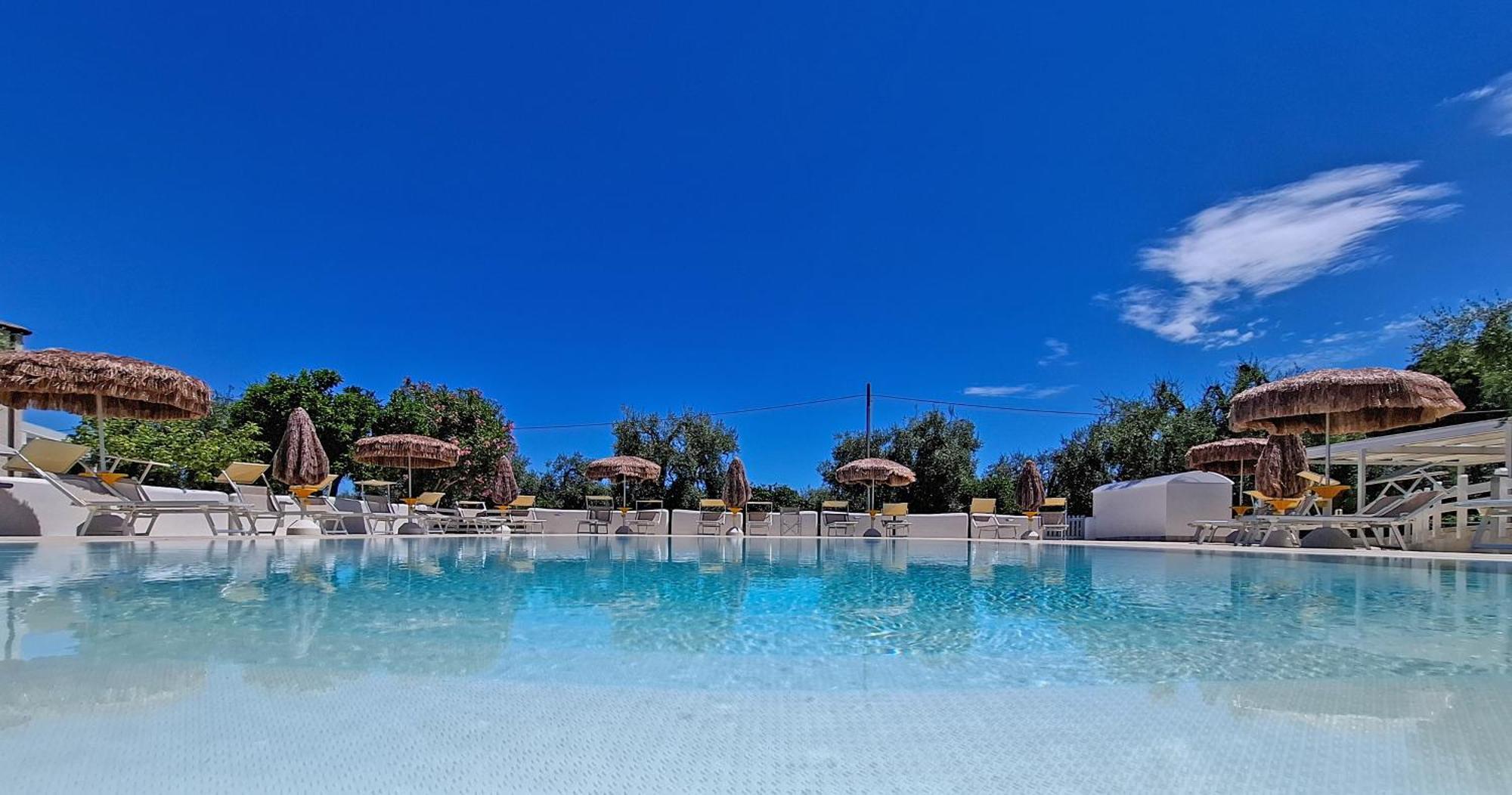 Hotel Residence Torre Del Porto Матината Екстериор снимка